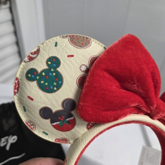 Loungefly Minnie Mouse Christmas Ear Headband - Picture 10 of 10